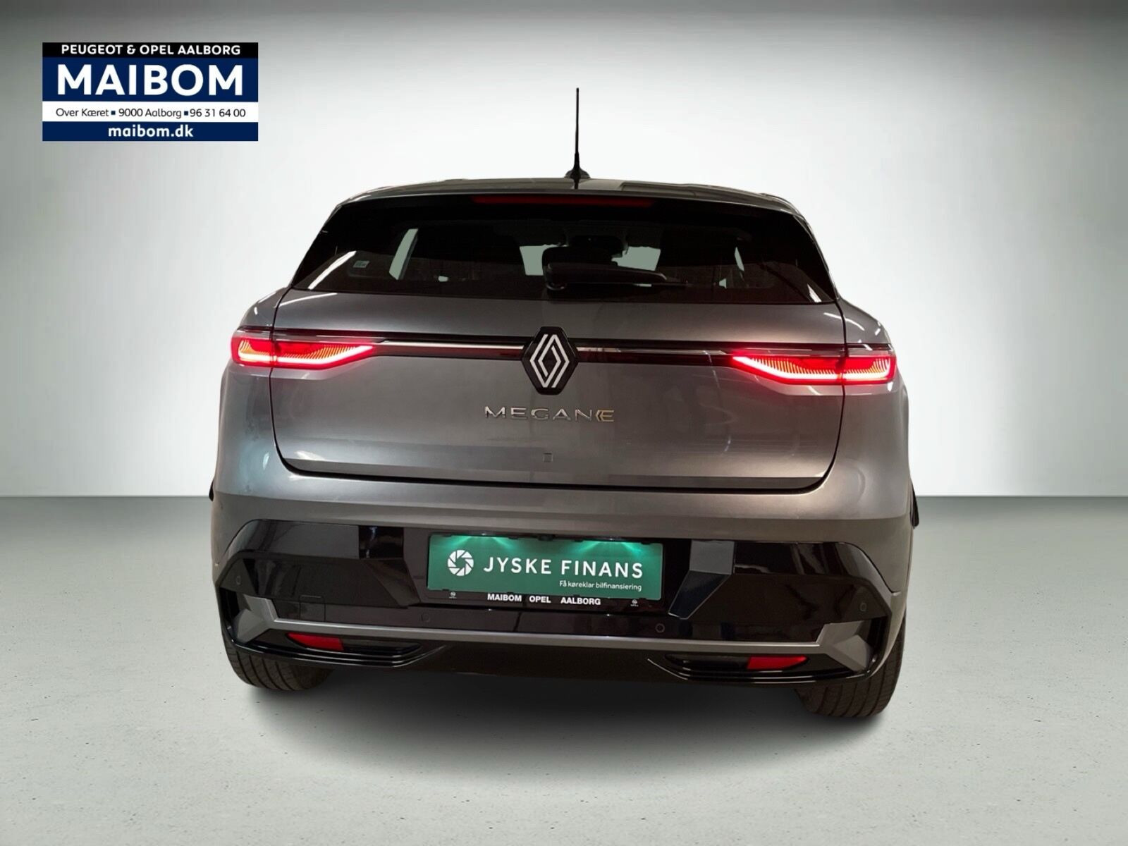 Grå Renault Megane E-Tech fra 2023