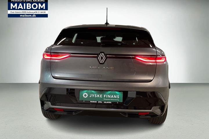 Grå Renault Megane E-Tech fra 2023