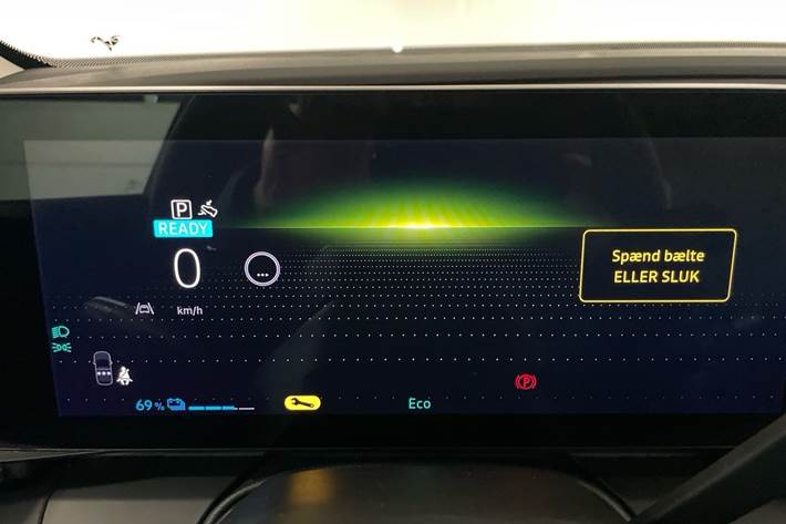 Grå Renault Megane E-Tech fra 2023