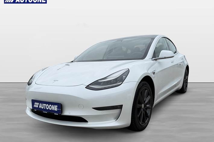Hvid Tesla Model 3 fra 2020