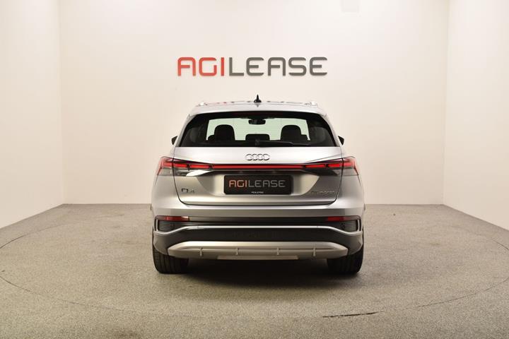 Sølv Audi Q4 e-tron fra 2024