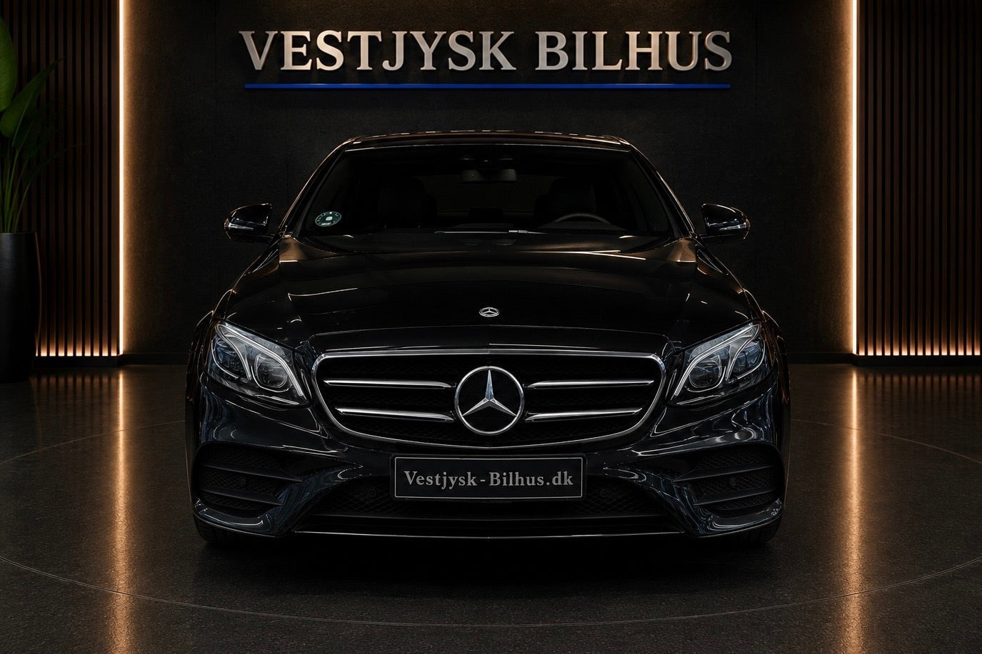 Sort Mercedes E350 d fra 2016