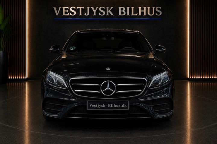 Sort Mercedes E350 d fra 2016