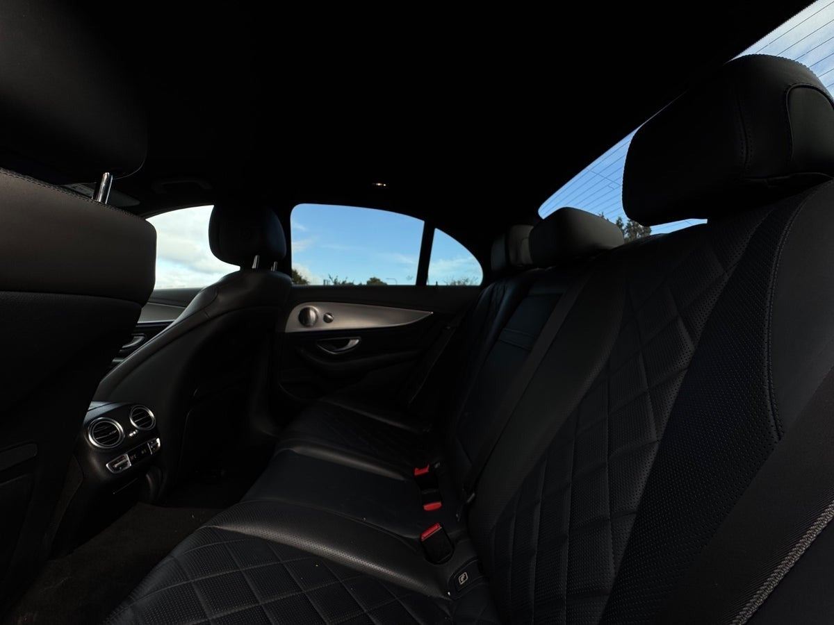 Sort Mercedes E350 d fra 2016