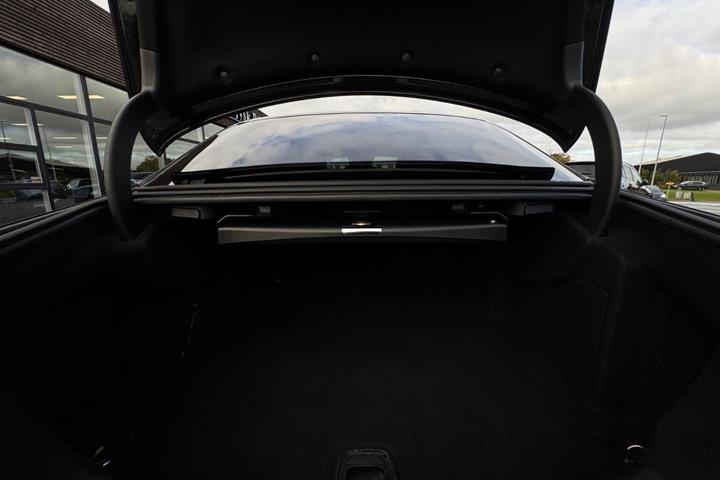 Sort Mercedes E350 d fra 2016