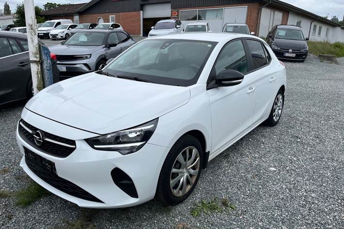 Hvid Opel Corsa fra 2020