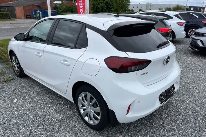 Hvid Opel Corsa fra 2020