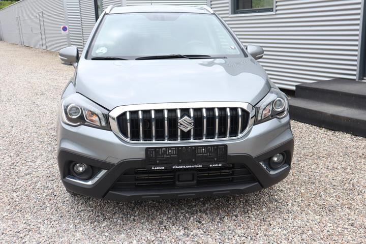 Grå Suzuki S-Cross fra 2020