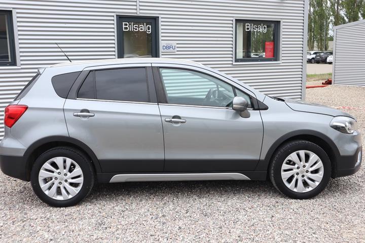 Grå Suzuki S-Cross fra 2020