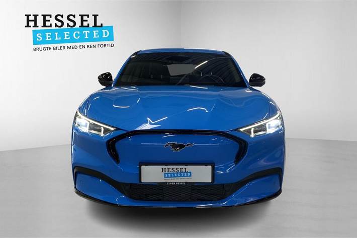 Blå Ford Mustang Mach-E fra 2025