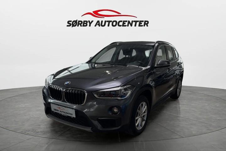 Grå BMW X1 fra 2019 set udefra