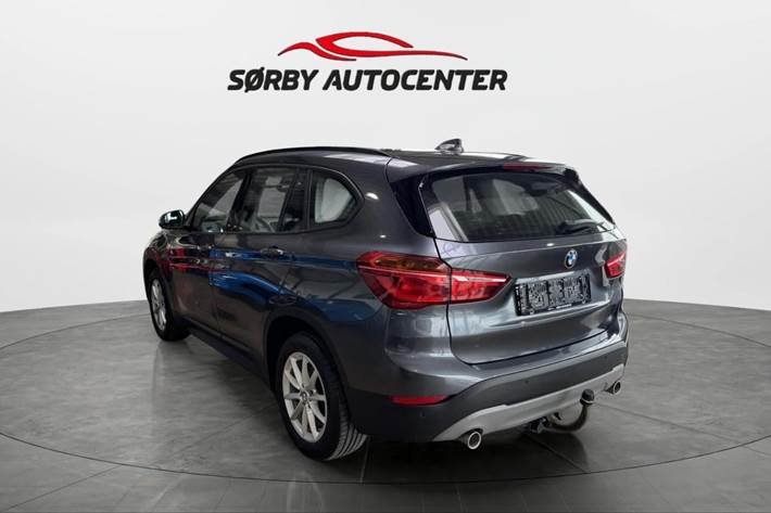 Grå BMW X1 fra 2019