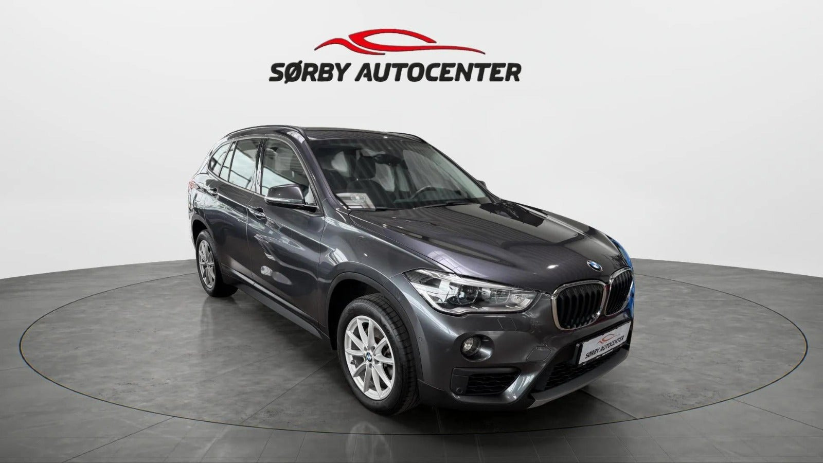 Grå BMW X1 fra 2019