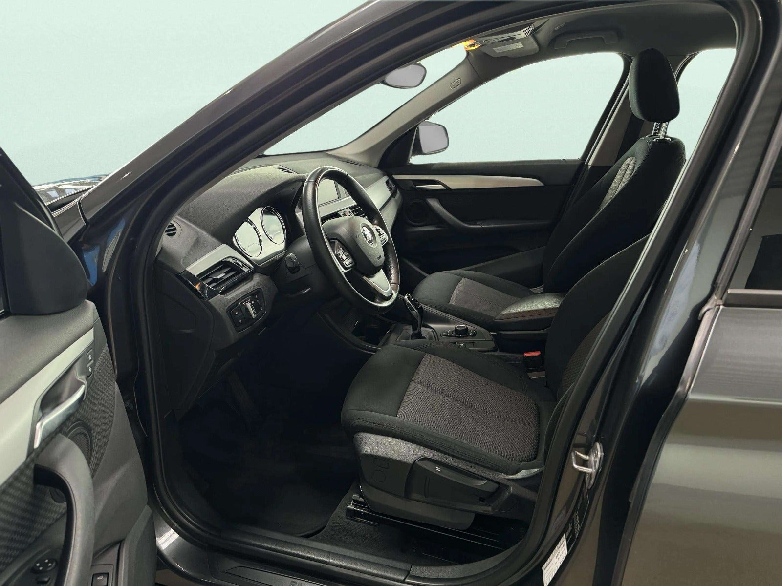 Grå BMW X1 fra 2019