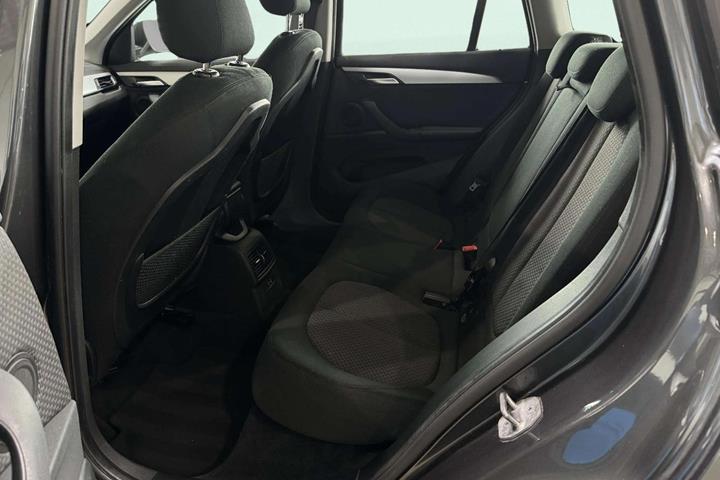 Grå BMW X1 fra 2019