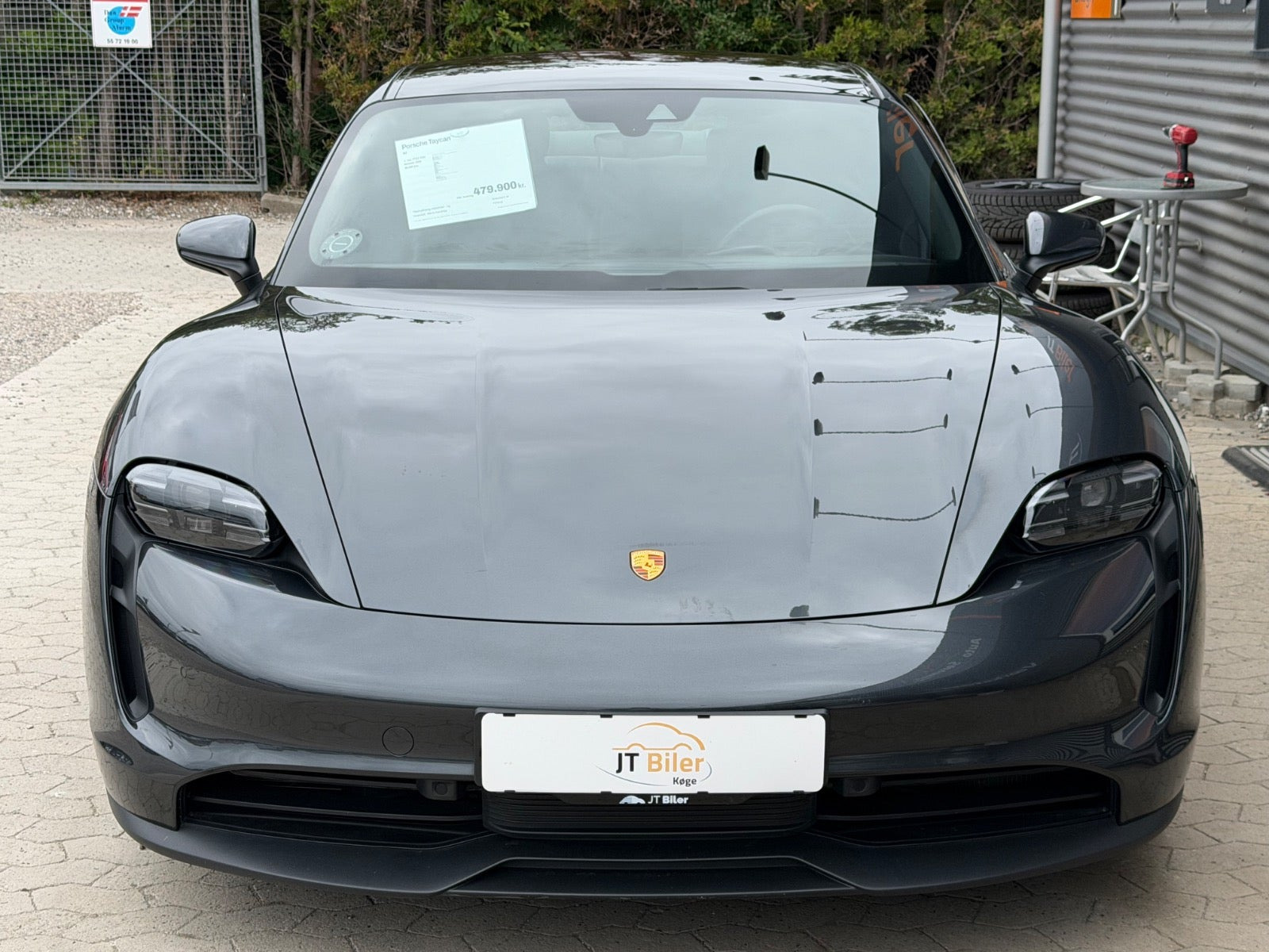 Grå Porsche Taycan fra 2022