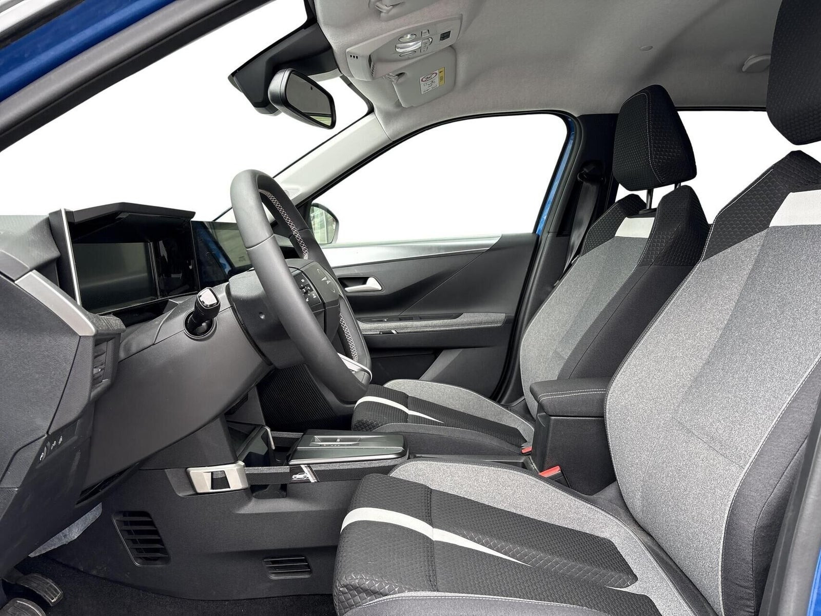 Blå Opel Frontera fra 2025
