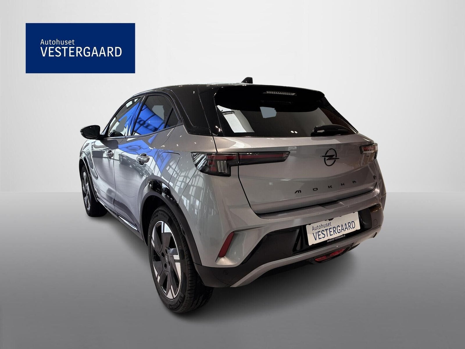 Grå Opel Mokka-e fra 2025
