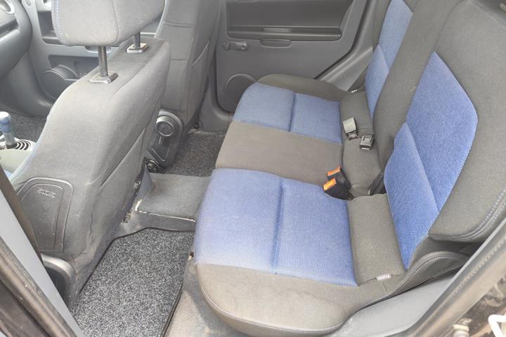 undefined Mitsubishi Colt fra 2006 set indefra