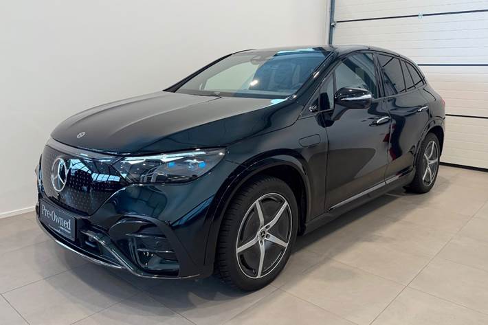 Grøn Mercedes EQE350 SUV fra 2025