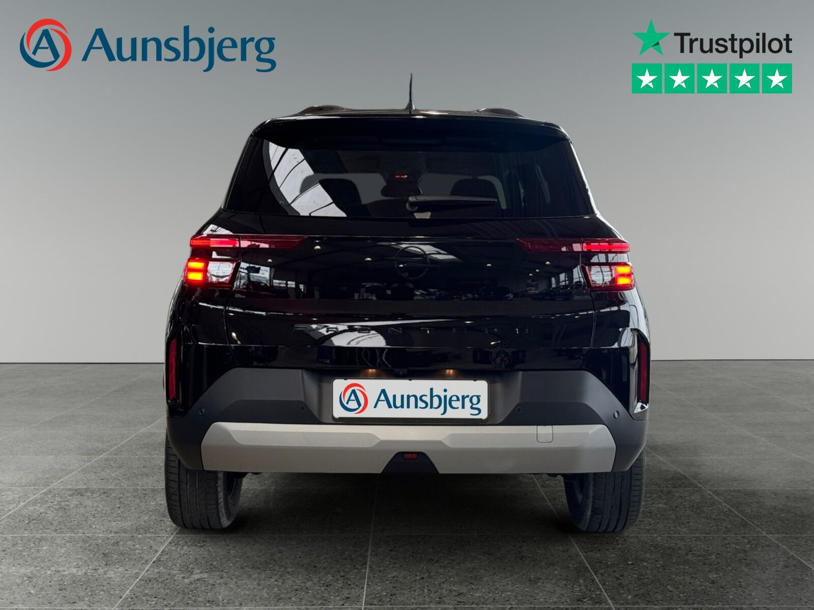 Sort Opel Frontera fra 2025