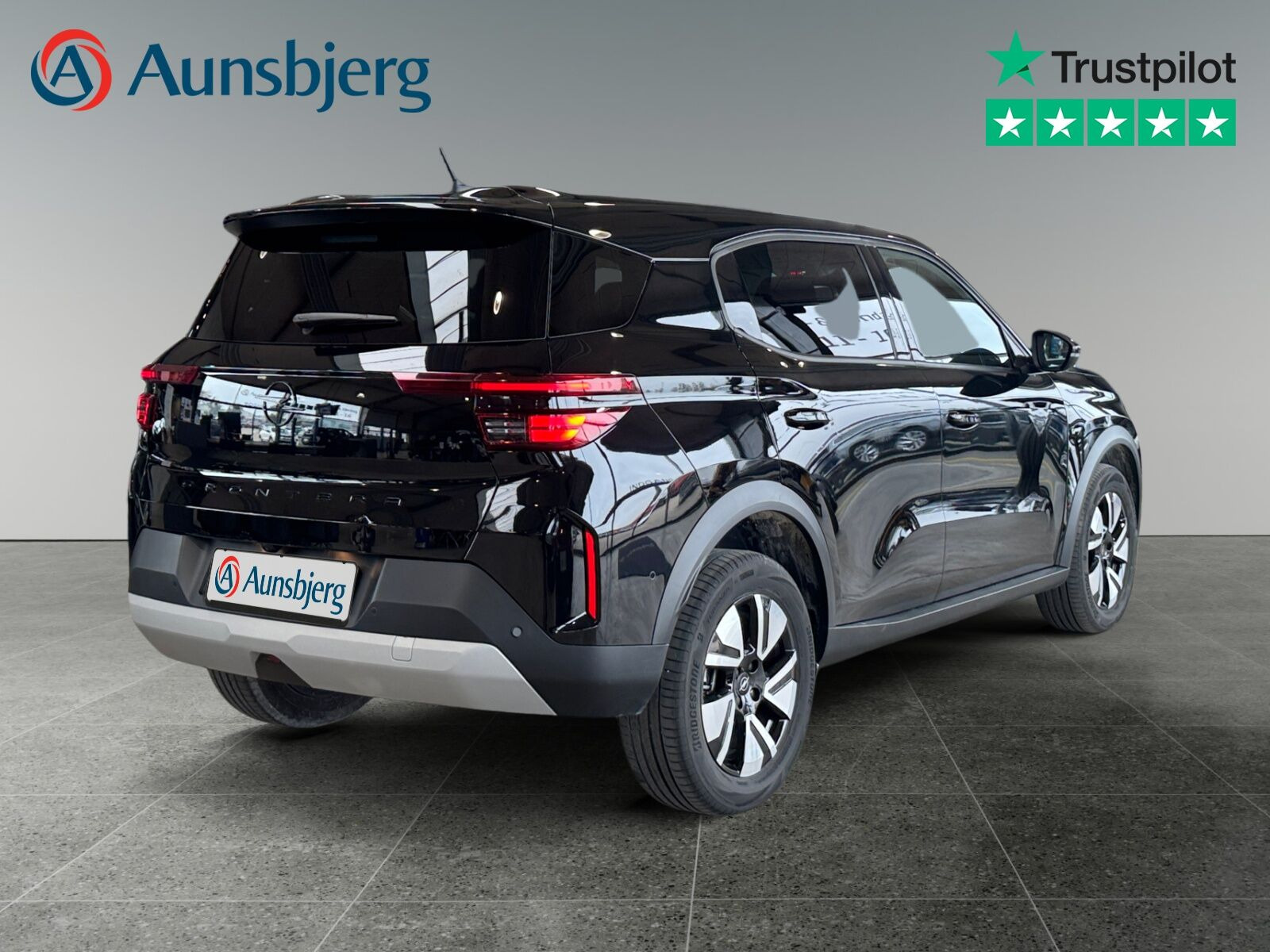 Sort Opel Frontera fra 2025