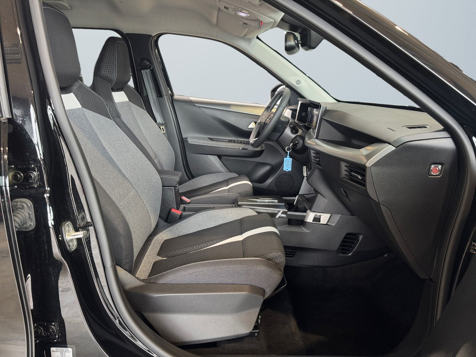 Sort Opel Frontera fra 2025