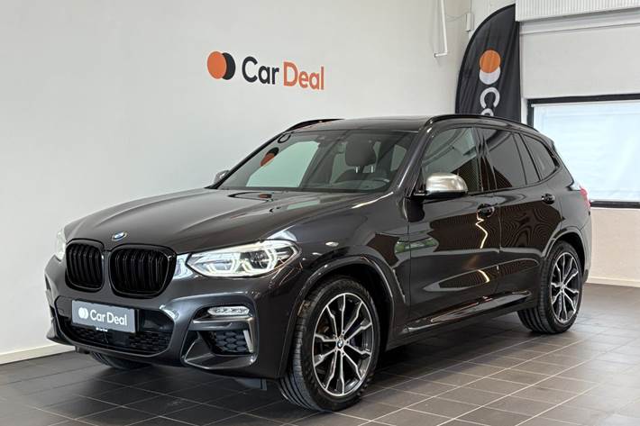 Grå BMW X3 fra 2017