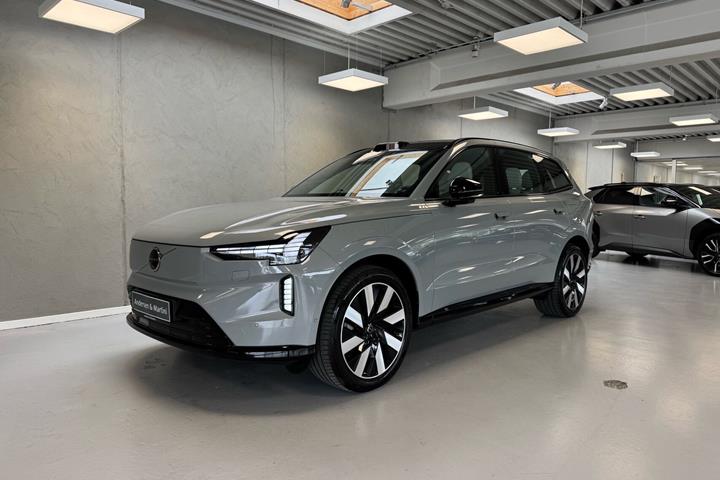 Grå Volvo EX90 fra 2026