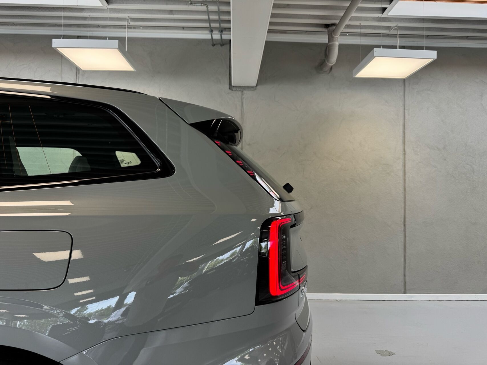 Grå Volvo EX90 fra 2026