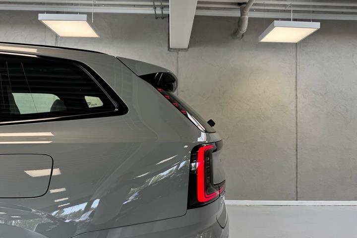 Grå Volvo EX90 fra 2026