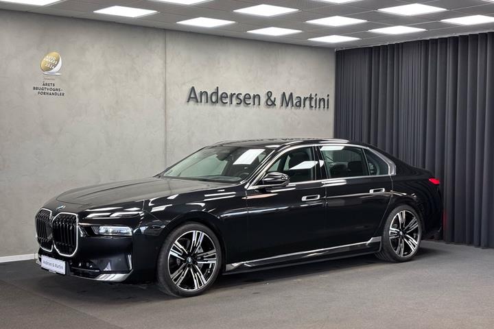 Sort BMW i7 fra 2023