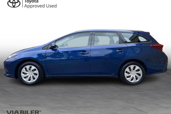 Blå Toyota Auris fra 2017