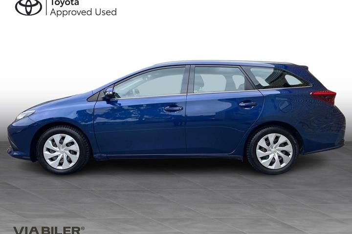 Blå Toyota Auris fra 2017