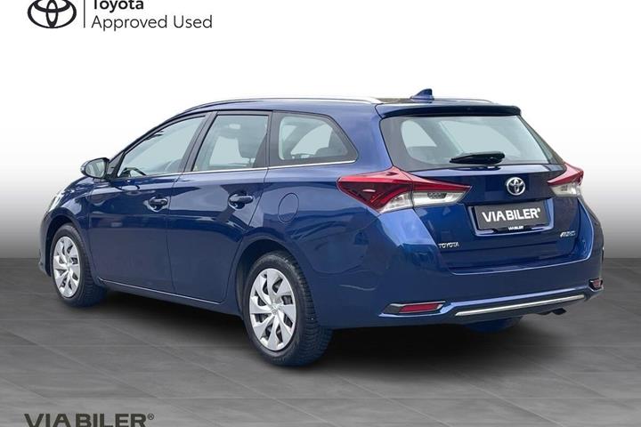 Blå Toyota Auris fra 2017