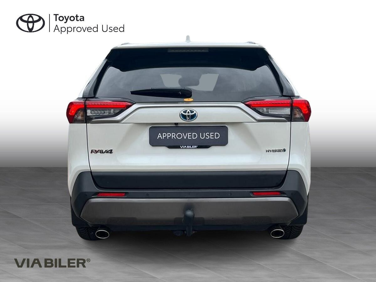 Hvid Toyota RAV4 fra 2020