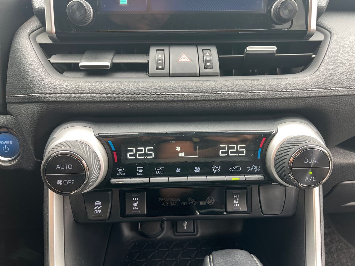 Hvid Toyota RAV4 fra 2020