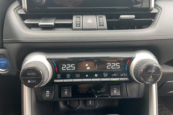 Hvid Toyota RAV4 fra 2020