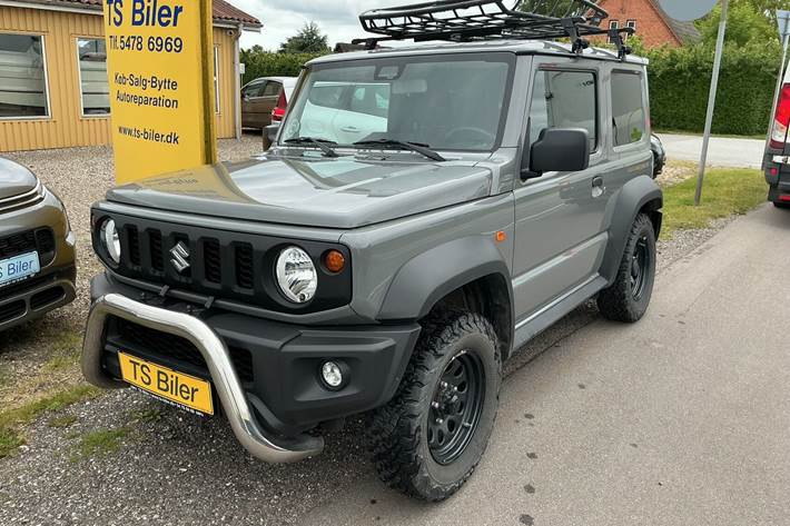 Grå Suzuki Jimny fra 2023