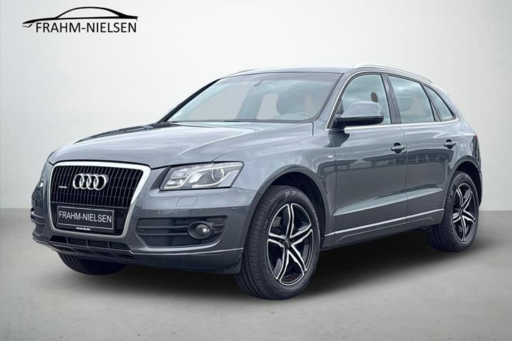 Grå Audi Q5 fra 2012 set udefra