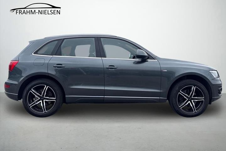 Grå Audi Q5 fra 2012