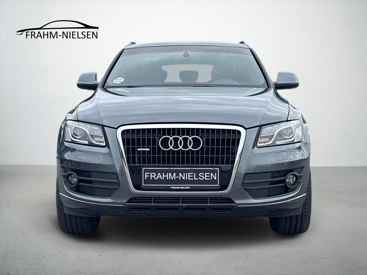 Grå Audi Q5 fra 2012