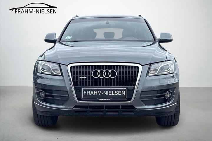Grå Audi Q5 fra 2012