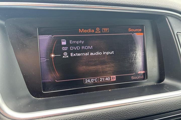 Grå Audi Q5 fra 2012
