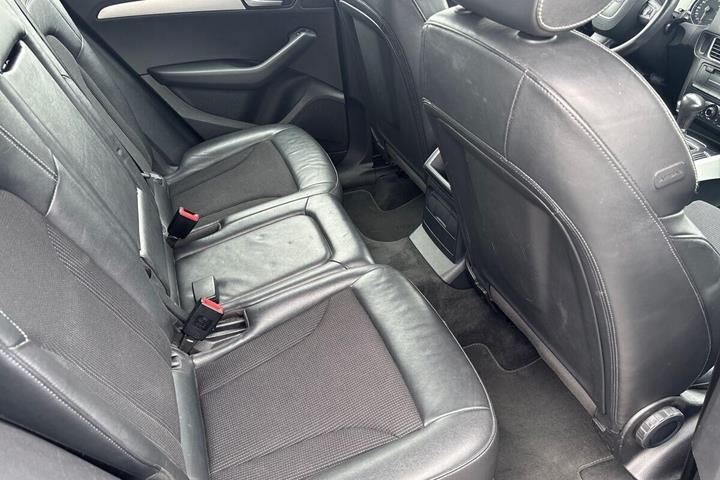 Grå Audi Q5 fra 2012
