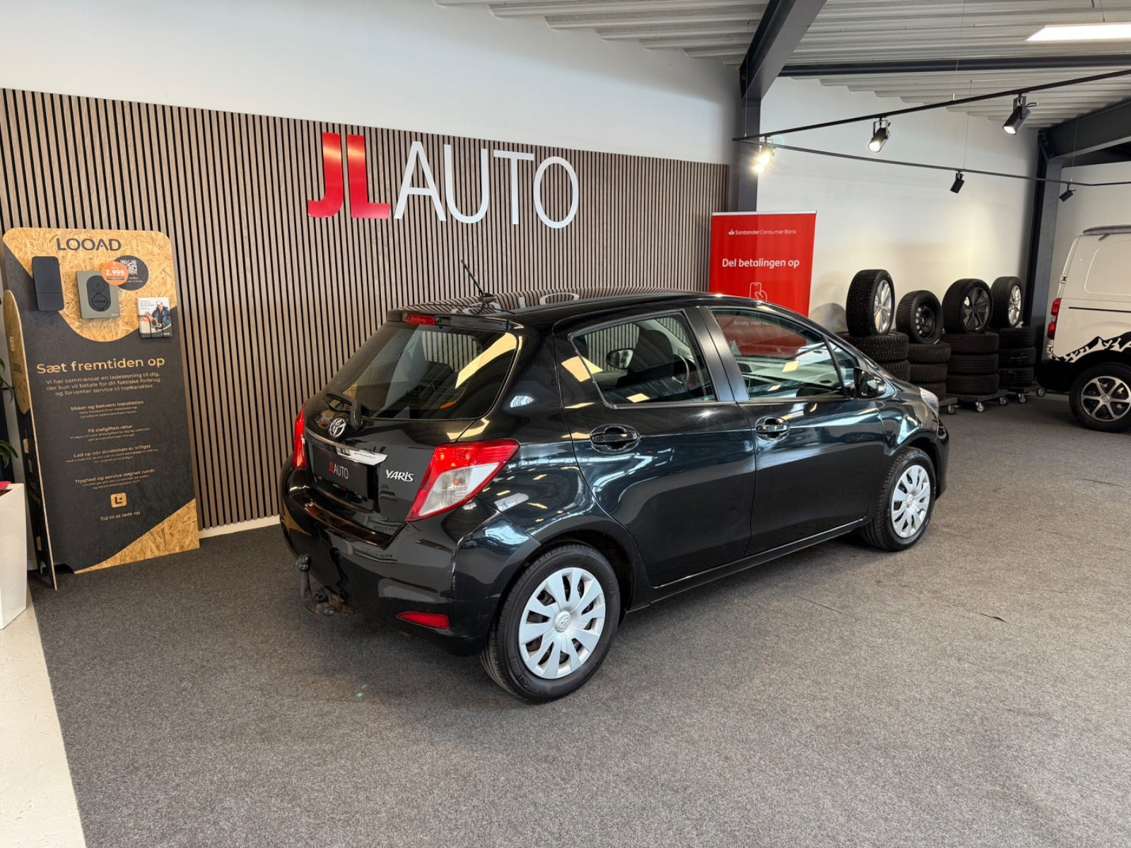 Sort Toyota Yaris fra 2012