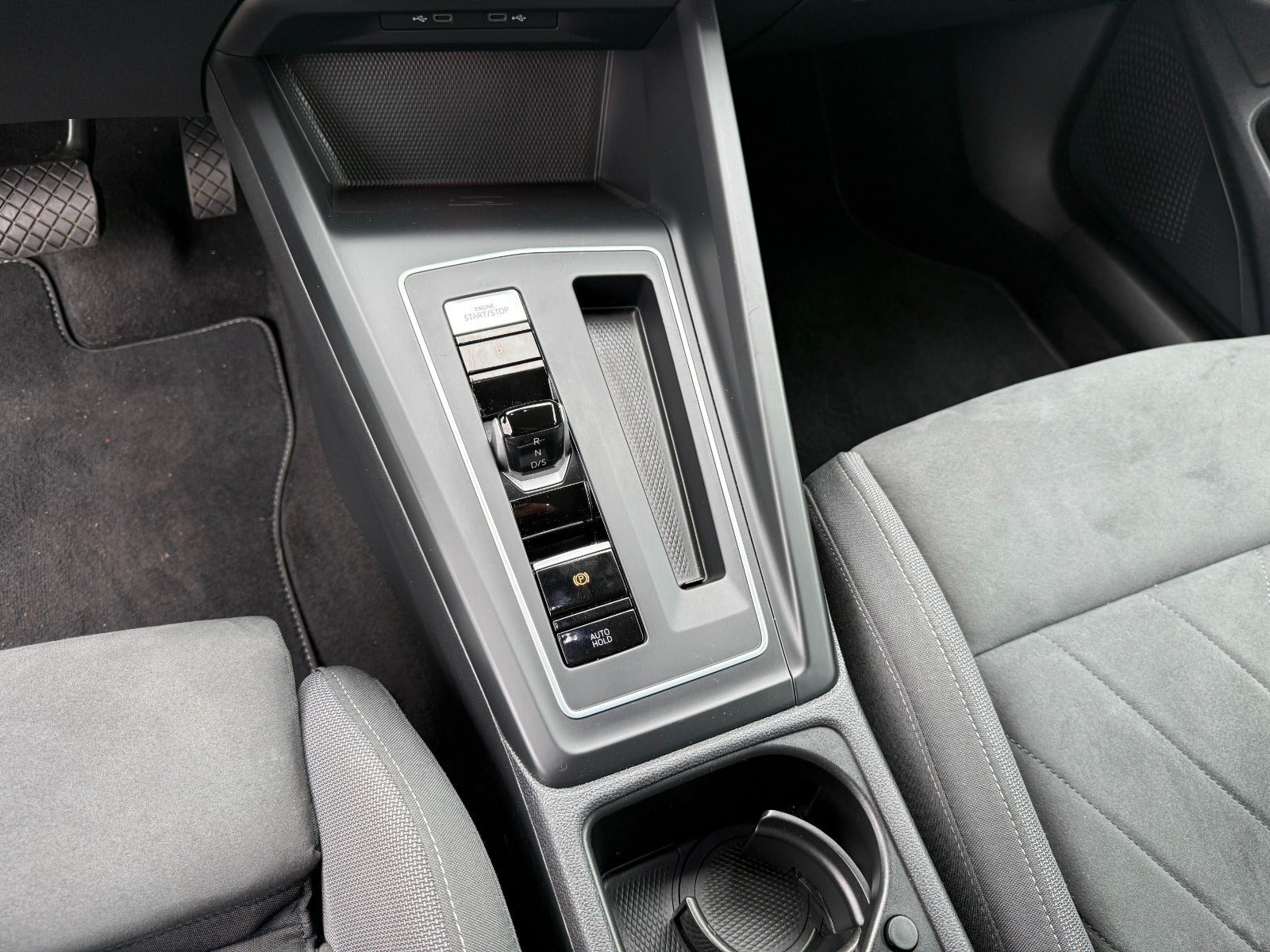 Sølv VW Golf VIII fra 2021