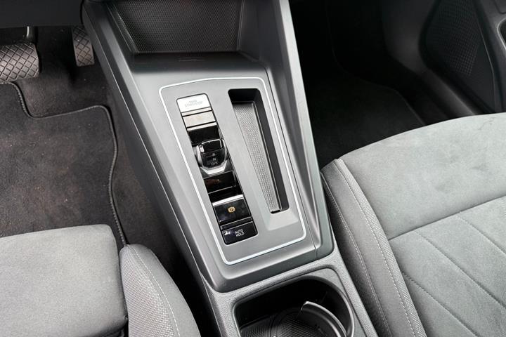 Sølv VW Golf VIII fra 2021
