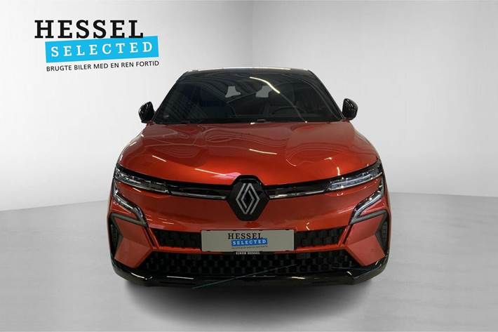 Rød Renault Megane E-Tech fra 2023