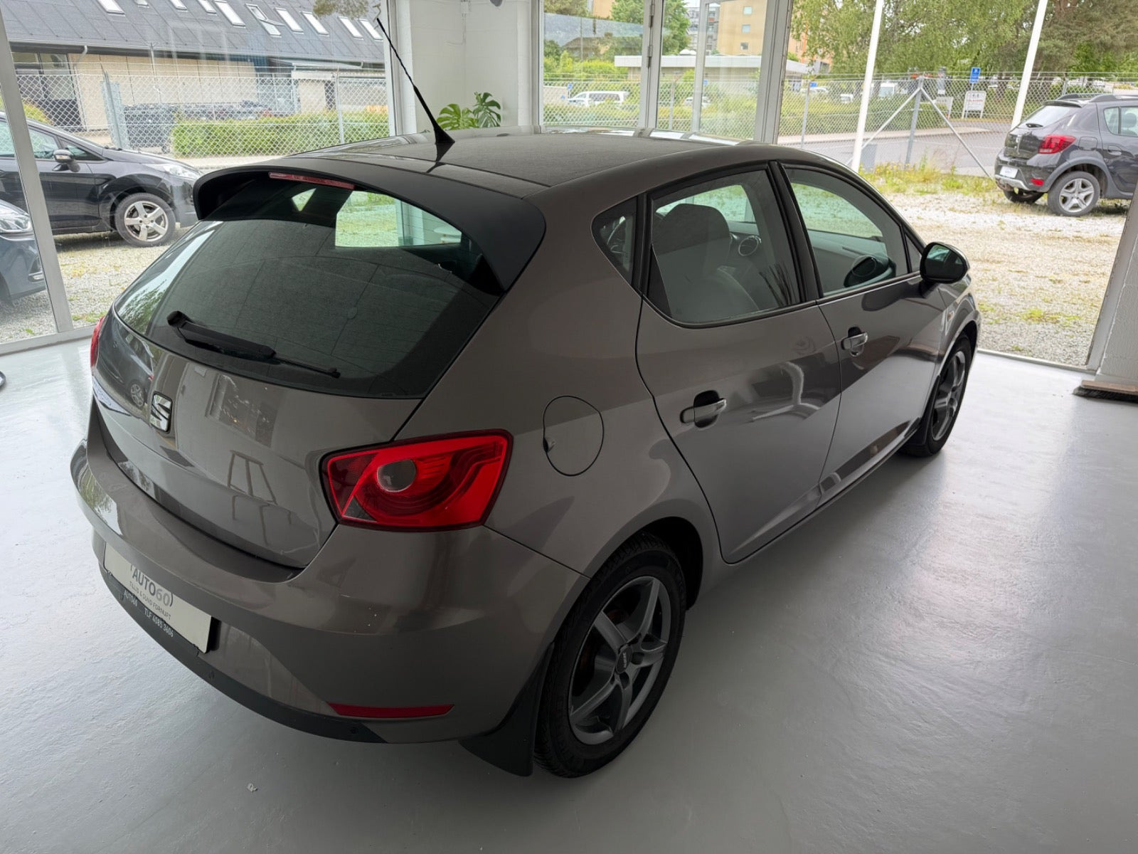 Grå Seat Ibiza fra 2016